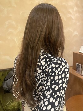 ビュートリアム265(BEAUTRIUM 265) ★ロングスタイル/ベージュブラウン/艶髪/ワンカラー/銀座/20代