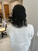 ヘアデザイン ソラ(Sola)&nbsp;黒髪ミディアムゆるふわ大人可愛いニュアンスパーマスタイル