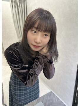 ロウ 札幌(ROW) オリーブカラー/くすみカラー/レイヤーカット