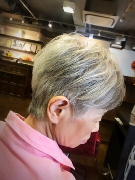 60代70代 白髪を生かしたシニアショートヘア L アクティフ Actif のヘアカタログ ホットペッパービューティー