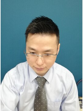 今日は美容院 直毛さんのソフトモヒカンスタイル