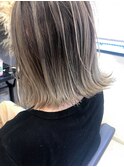 外国人風ボブ ハイライトバレイヤージュ グレージュエアタッチ