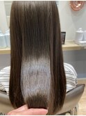 小顔ツヤ髪カーキグレージュ