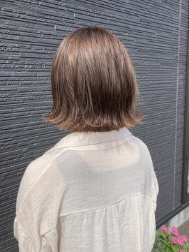 オーシー 四ツ井店(O'sea) ミルクティーブラウン