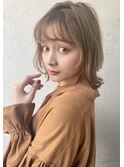 【roijir 表参道】ミディアムウルフカット×柔らかベージュ