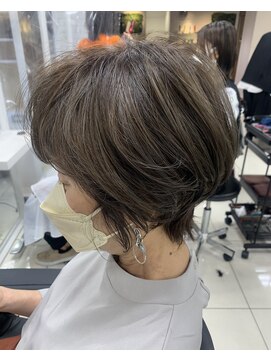 アッシュ 吉祥寺店(Ash) 脱白髪染めミニショート