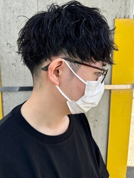 ヒュイル バイ ニアウ(Hwyl by Niau) メンズマッシュパーマ波巻スパイラルパーマニュアンスパーマ