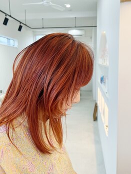 ニュー(NU)の写真/ダメージを抑えたケアカラーが人気♪動きのあるデザインカラー×再現性を重視した貴方だけのスタイルに！