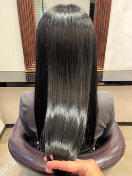 OHI 赤羽店 艶髪ストレートロングヘア★髪質改善/ 縮毛矯正(30代40代50代)