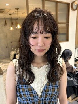 ハイル(Heil) 《kana》*透明感ブラウン*ナチュラルベージュ*ウェーブヘア*