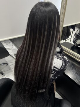 ヘアーデザイン ジェルム(Hair Design germe) グレーハイライト / YUDU