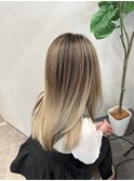 ナチュラルバレイヤージュ　ミディアムスタイル