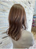 ピンクベージュ