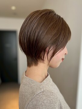 ワンバイジエクト 梅田 似合わせショート/細めハイライト/くすみベージュ/ショートボブ