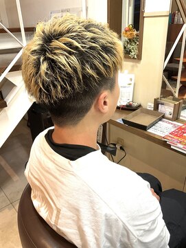 コアフィールフィス(COIFFURE fils) 【見附　今町】毛先ブリーチ　束間ショート
