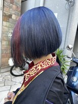 ルアナ エクステ 名古屋栄店(Luana.)&nbsp;ディープブルー × レッドアクセントの個性派ボブ