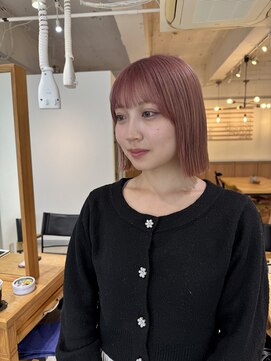 プール(POOL) 切りっぱなしボブ ピンクベージュ