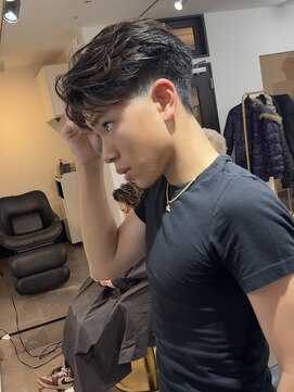 ファミリア 新宿(familiar) フェザーパーマ　テーパーフェード