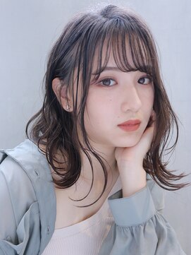 アイティー バイ アルバム 浦和店(IT by ALBUM) ふんわりウェーブ_ホワイトアッシュエアリーミディ_98075