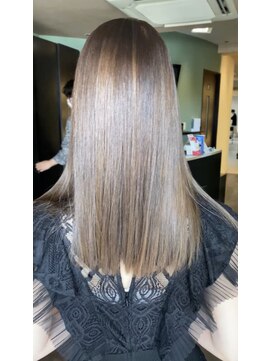 ミスグランディーヴィラス(Miss Grandee VILLAS) 【北九州/縮毛矯正/髪質改善水トリートメント】