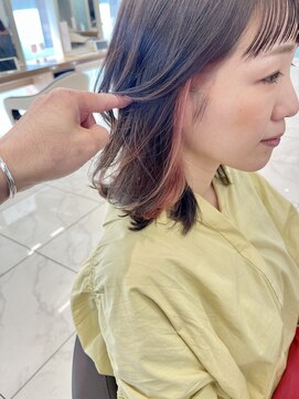 アッシュ 下北沢店(Ash) ピンク系イヤリングカラーの外はねボブ