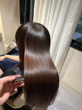 リラエ(Lyrae) 縮毛矯正/髪質改善/美髪カラー/トリートメント【大阪/西梅田】