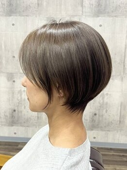 ダイス(Dice)の写真/カット技術が高いショートカットで、顔周りの印象を変える。小顔に魅せる技術で、あなただけのスタイルに。