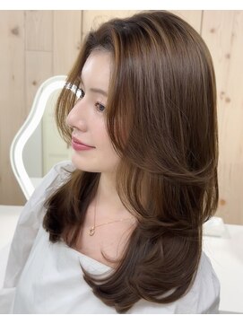 メルト 新宿(Melt) 韓国風レイヤーカット/オリーブベージュ/小顔顔まわりカット