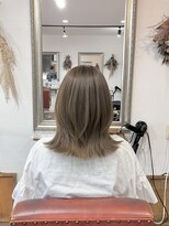 ヘアメイク アンフィ(amphi)&nbsp;【定番色】明るめベージュのくびれミディ..~*＊.