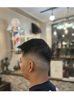 ラムール&nbsp;アップバングミドルスキンフェード