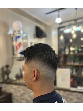 ラムール アップバングミドルスキンフェード