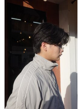 エディ(Edy) センターパートニュアンスパーマ韓国ヘアカルマヘア眉毛カット