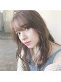 グレージュ ひし形シルエット 切りっぱなしボブ エアリー