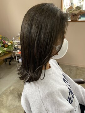 キュオンシア(CUEON. ciea) 顔まわりレイヤー×オリーブグレージュ