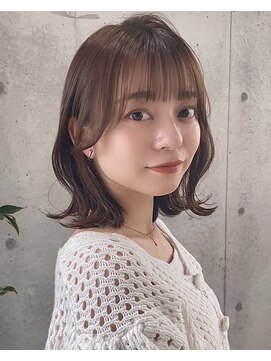 ザシー オモテサンドウ(The C) ★20代30代40代◎ 小顔ヘア 簡単スタイリング ヌーディーカラー