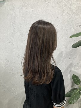 デムル(DEMURE) 赤み消しオリーブベージュ