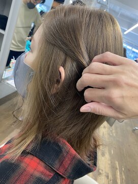 リーホリエ(Lee Horie) インナーカラー×明るめのアッシュベージュ◎