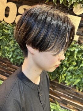 ヘアー クリエイト カルバリ(HAIR CREATE Calbari) 裾デザインハンサムショート、刈り上げ