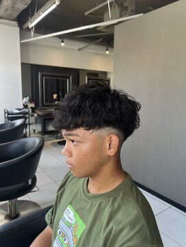 アイズ 海老名(AIZU) スペインカール フェード スパイラルパーマ メンズパーマ