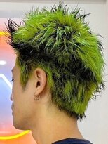 ウィコ 新宿(WICO)&nbsp;NEON Green×end Black [新宿駅/カルマパーマ/ベリーショート]