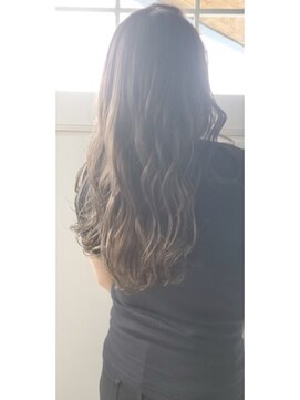 リブ バイ アベイル(LIB by Abeille) レイヤーカット/アッシュカラー/韓国