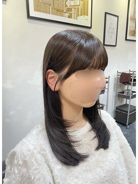 リリアン バイ リトル(Lilian by little) ミディアムレイヤーボブ