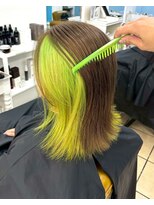 シャルティア(SHALLTIA) ハイトーン/アンブレラカラー/デザインカラー/派手髪/グリーン