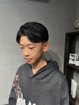 アクロマティック(Achromatic) 七三フェード