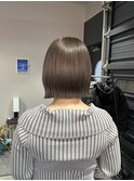 くびれボブに絶妙グレージュ
