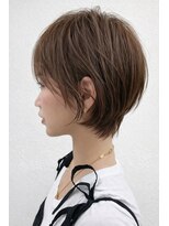 ウル(ulu)&nbsp;ショートレイヤー　ハイライト　ブリーチ　白髪ぼかし