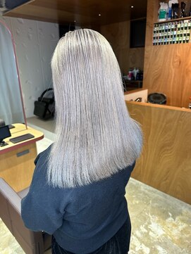 イロ ジェイアール JR奈良店(IRO) トリプルカラー《シルバー》