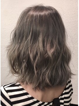 ヘア イズム 表参道(HAIR ISM) クリアグレー