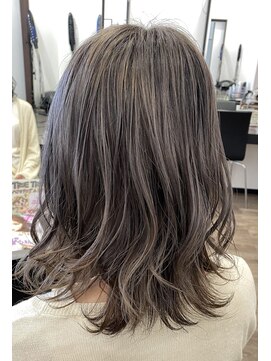 ワンズ 竜王店(ONE'S) ミディアム×グレー