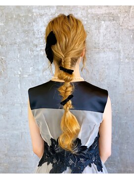 フラッシュ ヘアーアンドスキン(Flash hair&skin) ポニーテールアレンジ